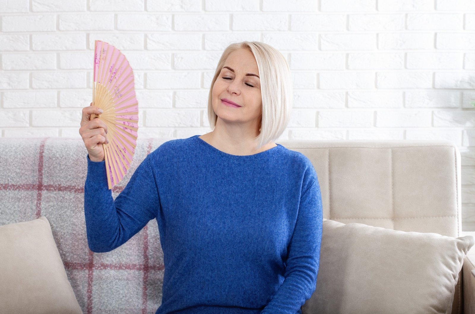 Understanding hot Flashes symptoms causes and treatments